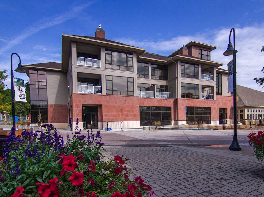 Inn Residences at Crystal Mountain Exterior